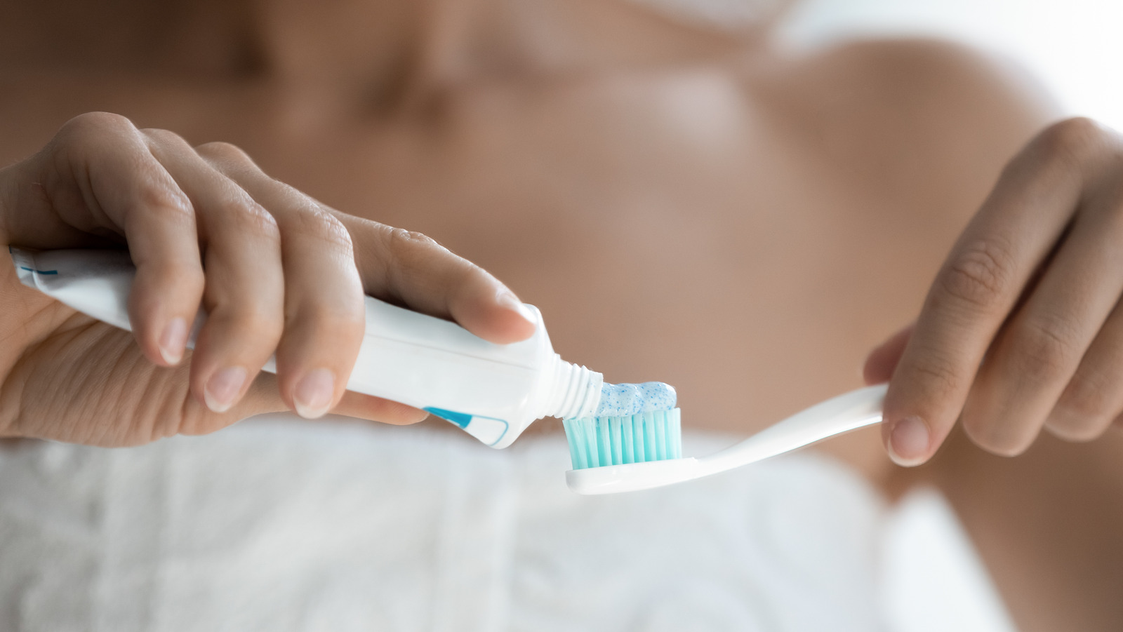 If You Swallow Too Much Toothpaste, This Is What Happens To Your Body - Health Digest