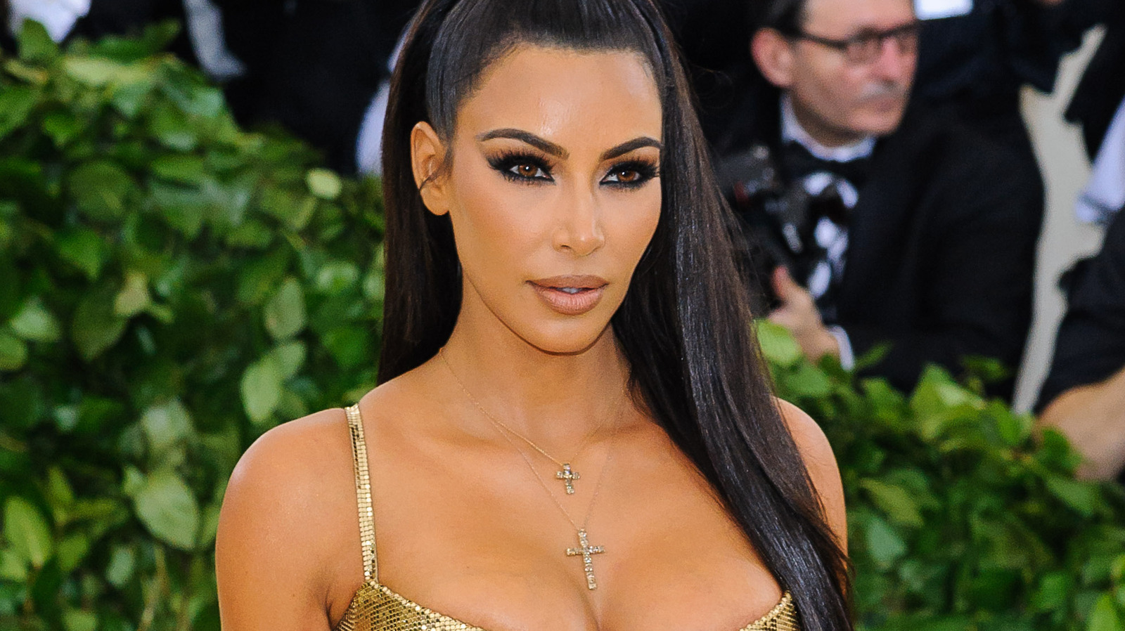 Kim Kardashian Sparks Demand For Tanning Beds – Here’s Why This Is Troubling