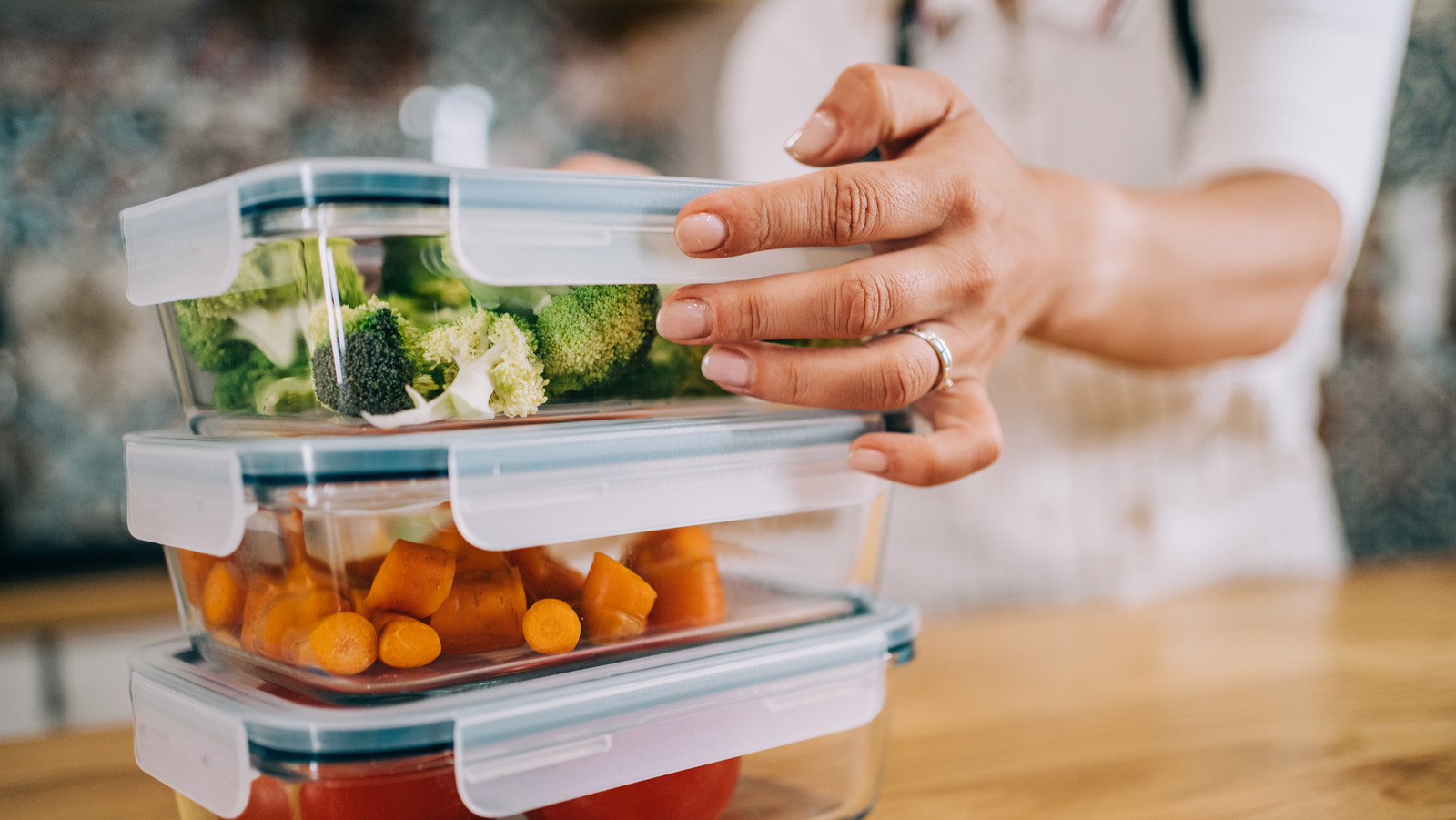 Food Storage Mistakes That Are Twice As Dangerous During Summer - Health Digest