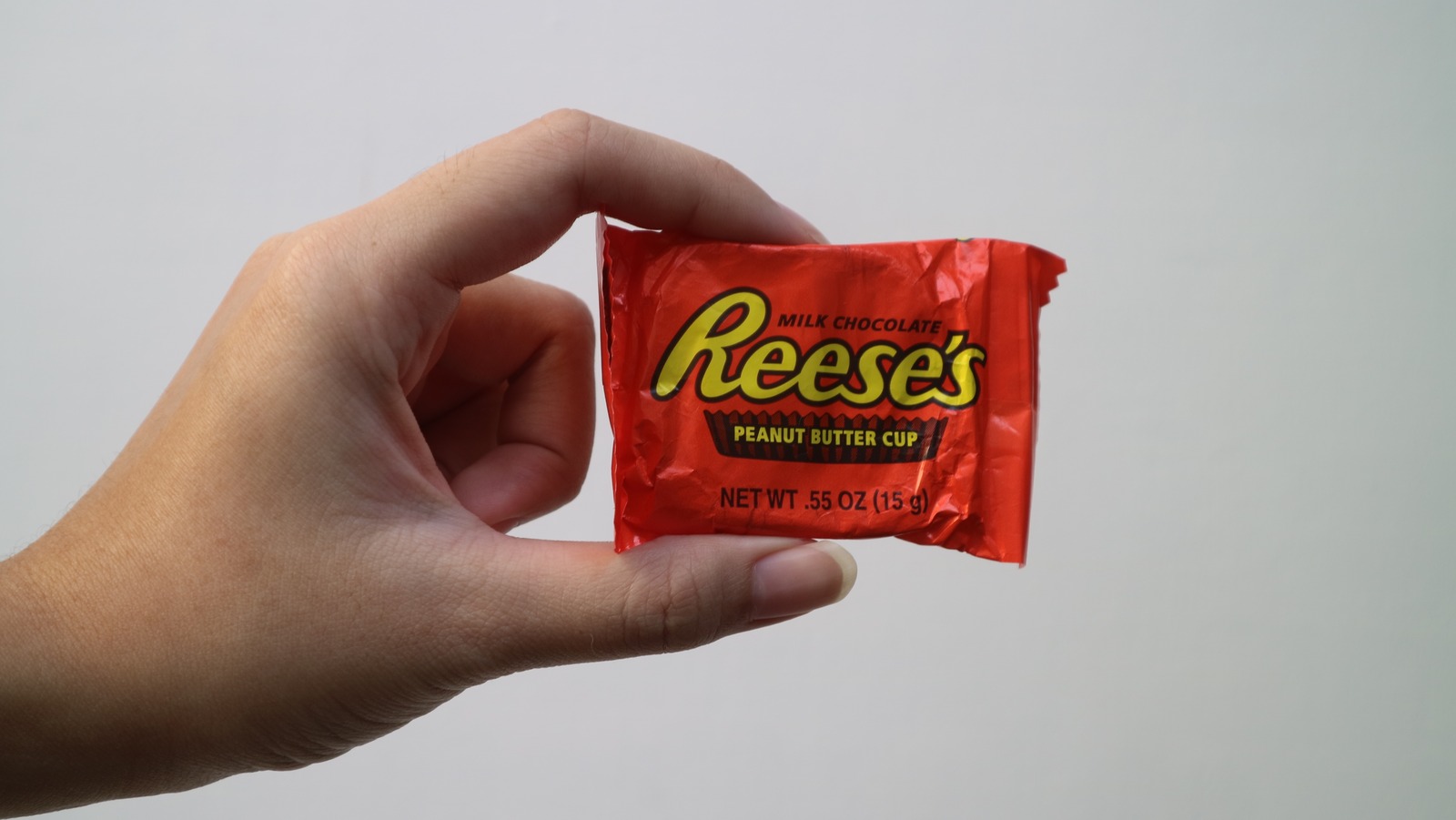 What's Really Hiding In A Pack Of Reese's Peanut Butter Cups - Health Digest